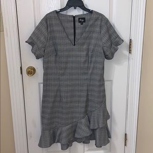 Beige by eci plaid ruffle hem dress size 14